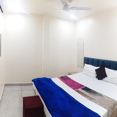 Hotel Raghavan In Front Of Railway Station Platform No 8 Ujjain Exterior foto